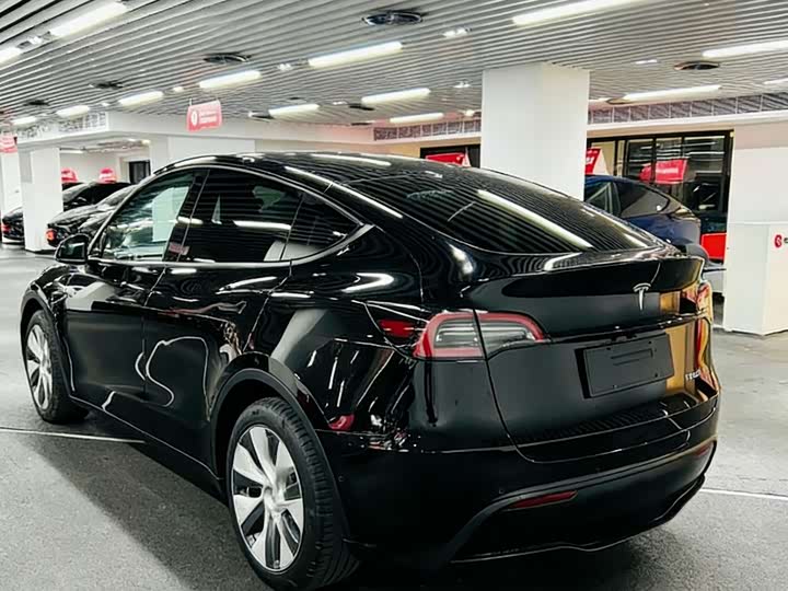 Фото 6 - Tesla Model Y