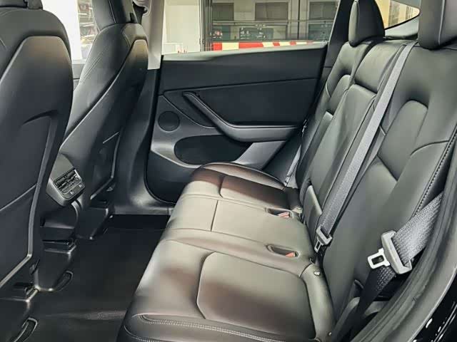 Фото 8 - Tesla Model Y