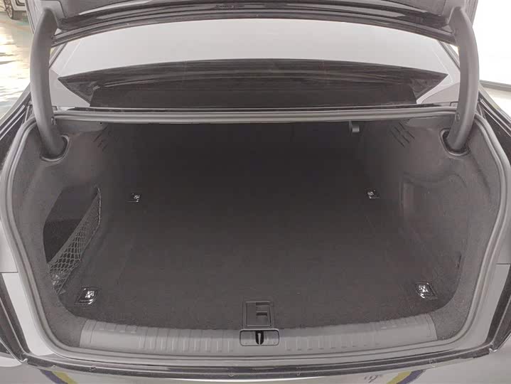 Фото 4 - Audi A6L