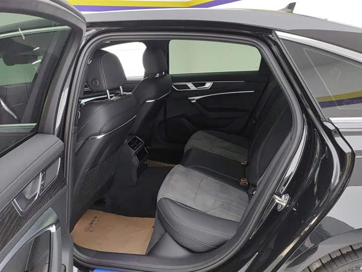 Фото 9 - Audi A6L