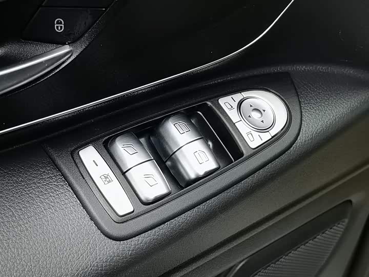 Фото 9 - Mercedes-Benz Vito