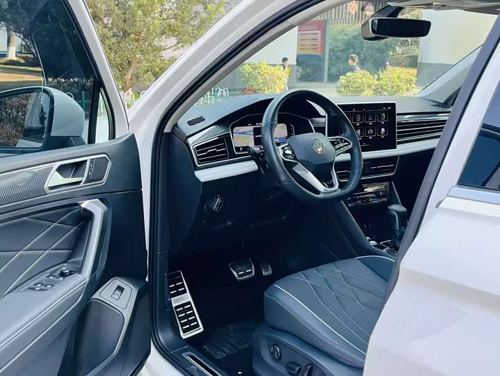 Фото 5 - Volkswagen Tiguan L Pro