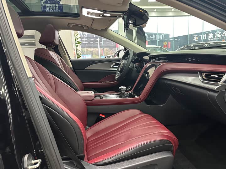 Фото 8 - Hongqi H5