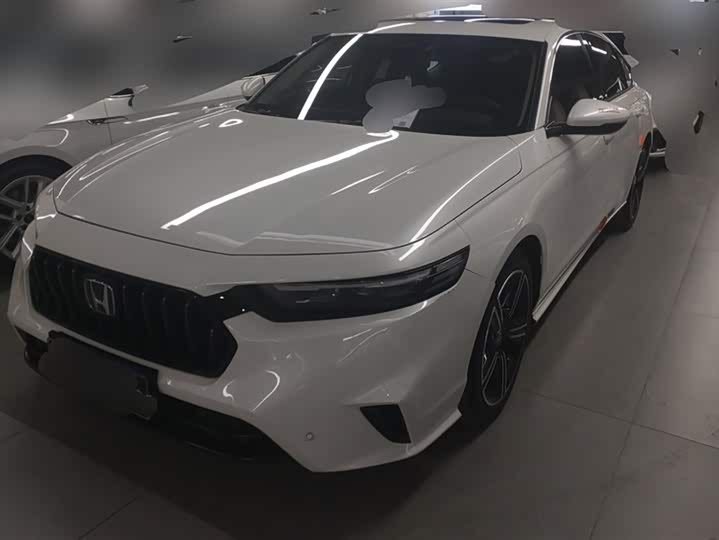 Фото 1 - Honda Inspire