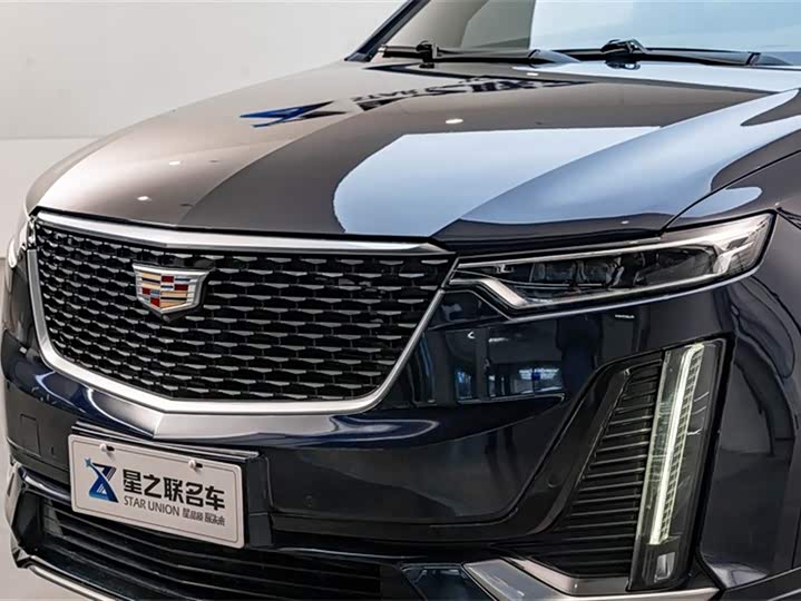 Фото 4 - Cadillac XT6