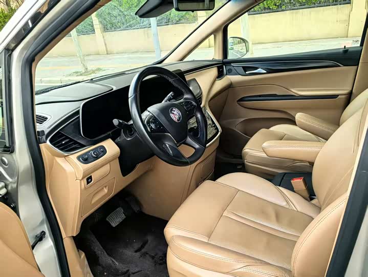 Фото 6 - Buick GL8 ES