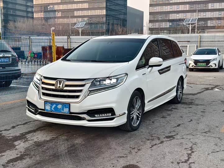 Фото 1 - Honda Elysion