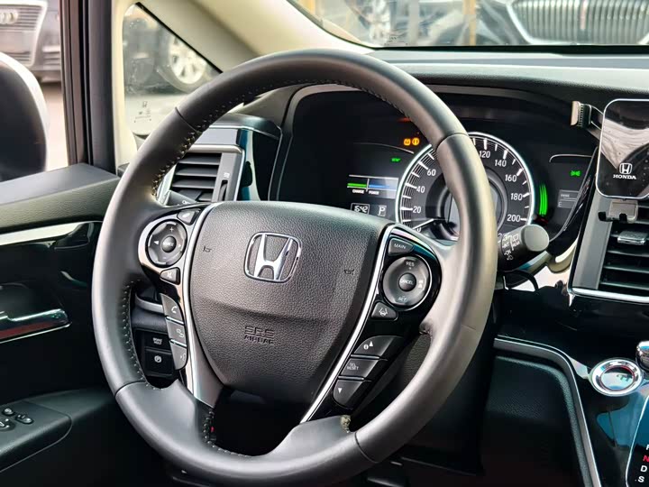 Фото 9 - Honda Elysion