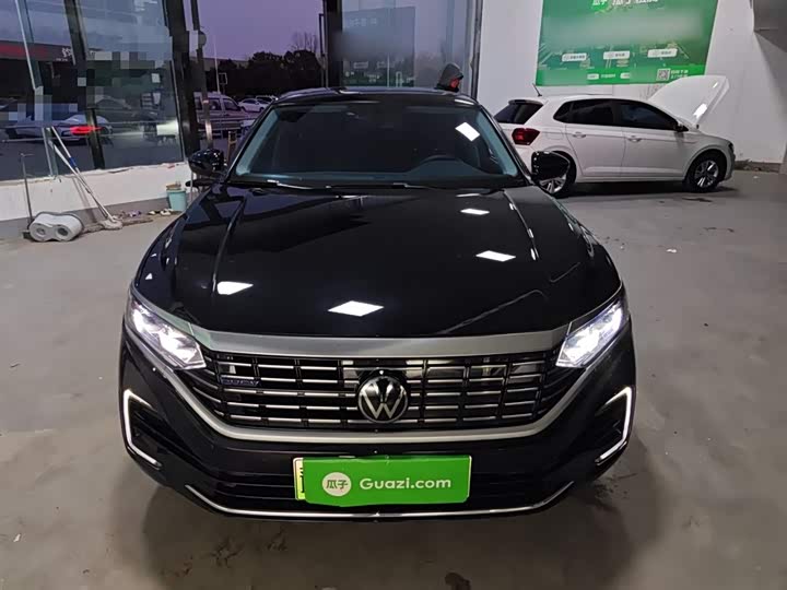 Фото 3 - Volkswagen Passat Hybrid