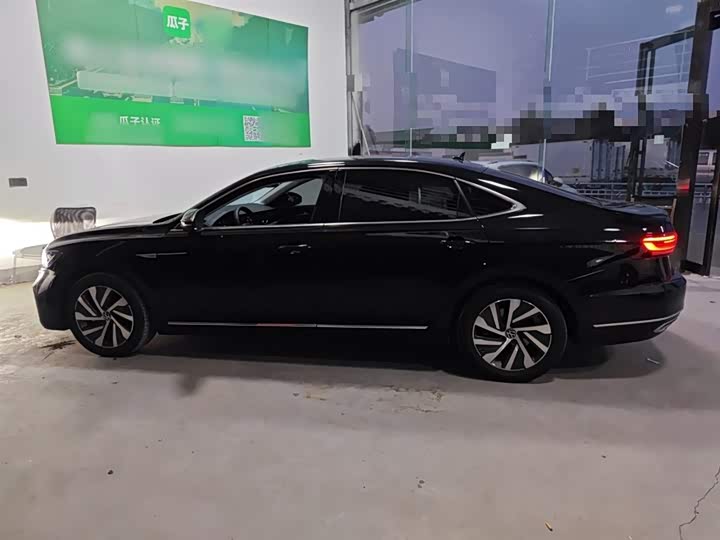 Фото 5 - Volkswagen Passat Hybrid