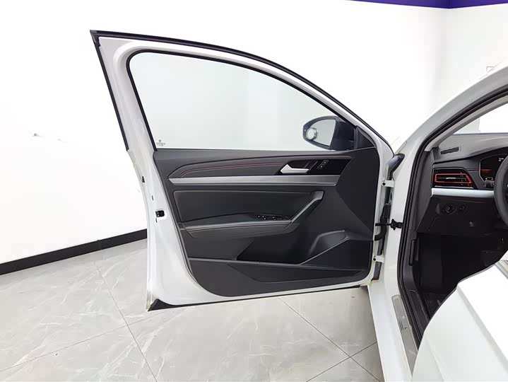 Фото 7 - Volkswagen Lavida