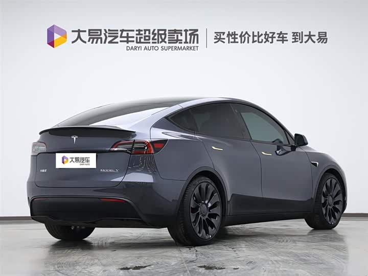 Фото 3 - Tesla Model Y