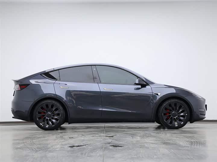 Фото 6 - Tesla Model Y