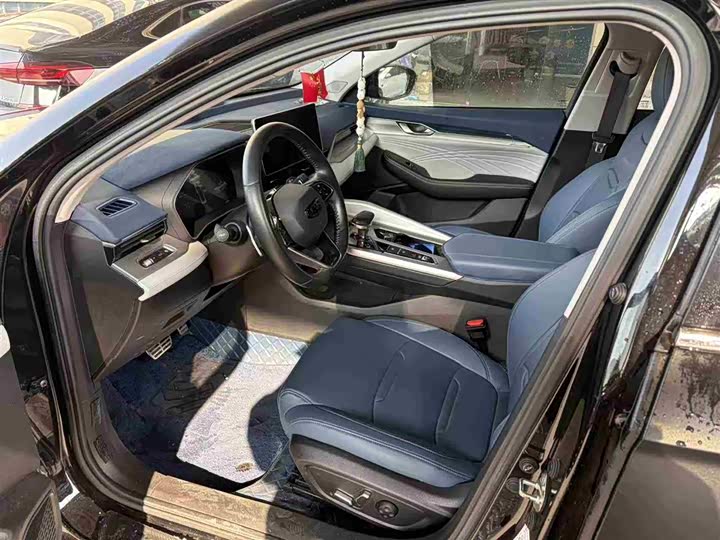 Фото 3 - Geely Preface