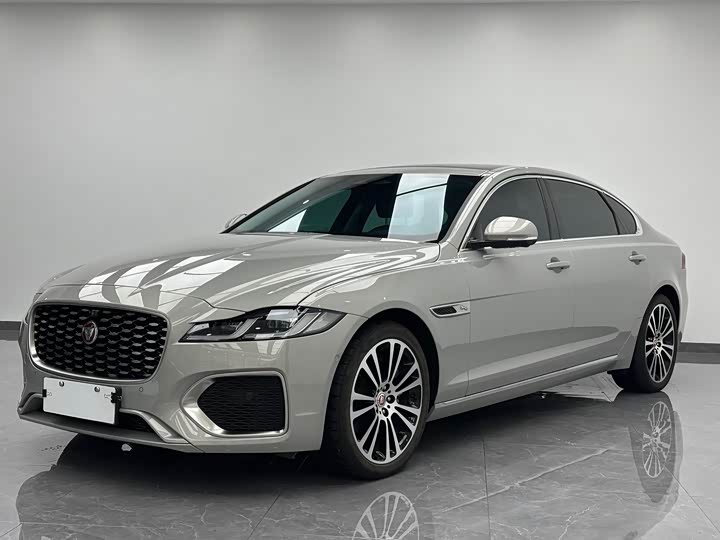 Фото 1 - Jaguar XF L