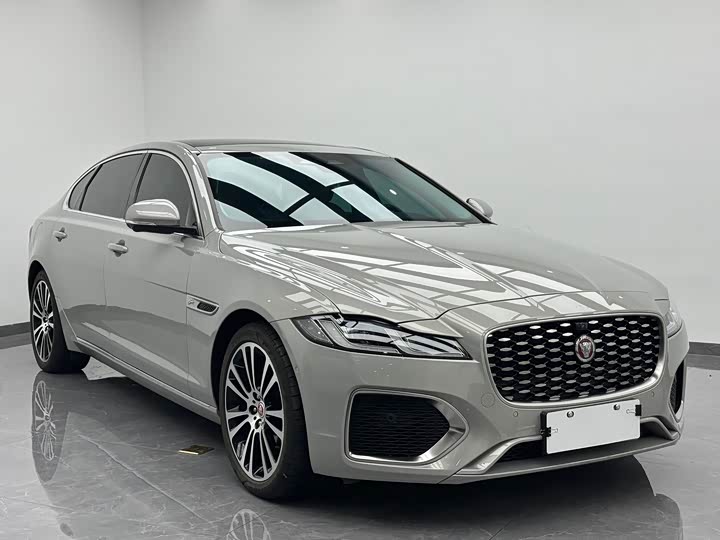 Фото 3 - Jaguar XF L