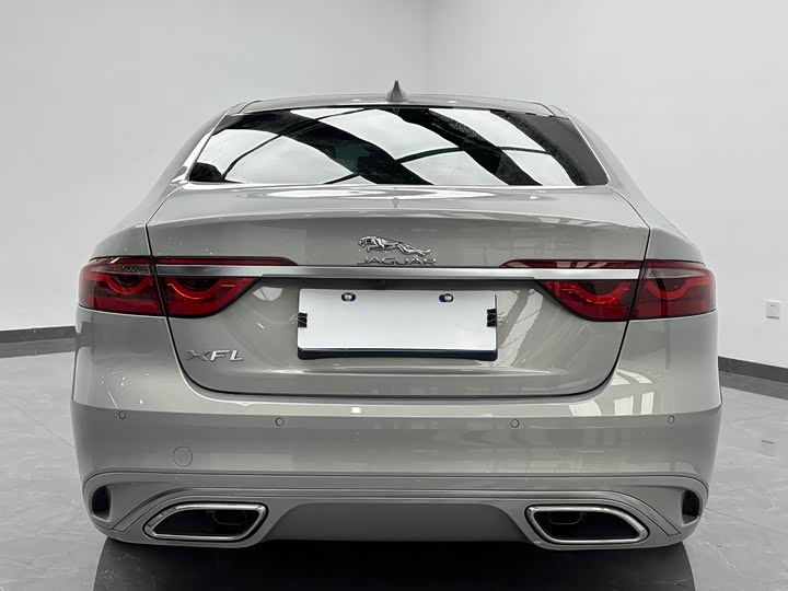 Фото 4 - Jaguar XF L