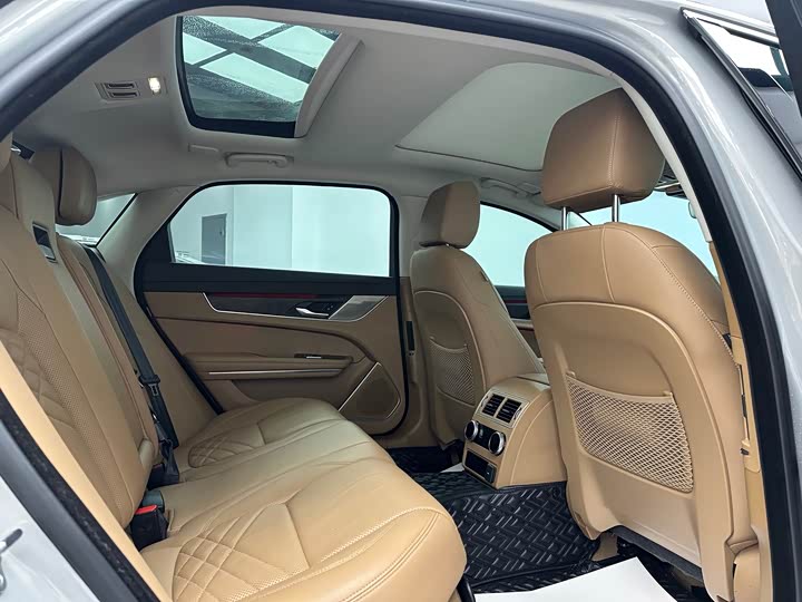 Фото 8 - Jaguar XF L