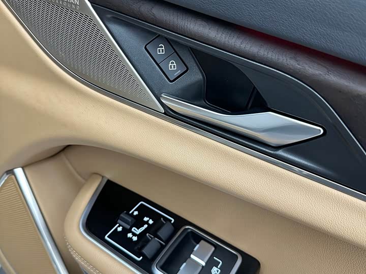 Фото 9 - Jaguar XF L