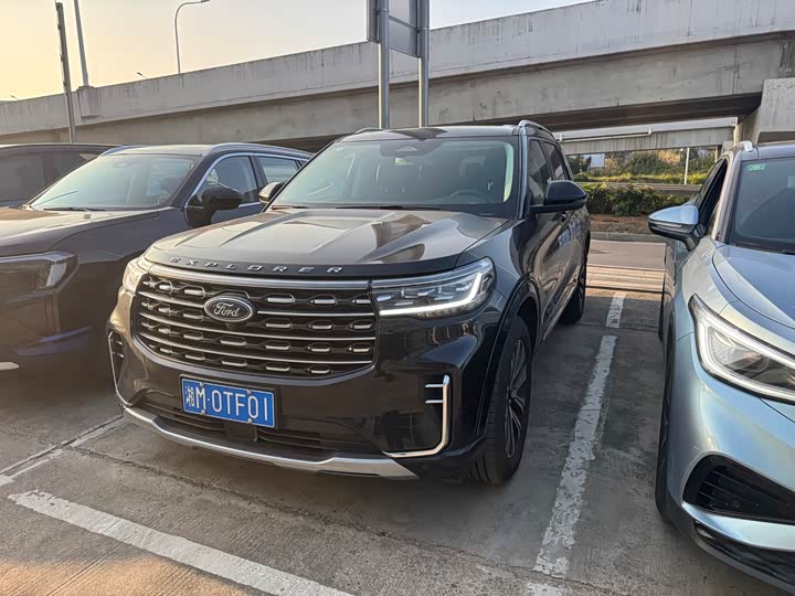 Фото 3 - Ford Explorer