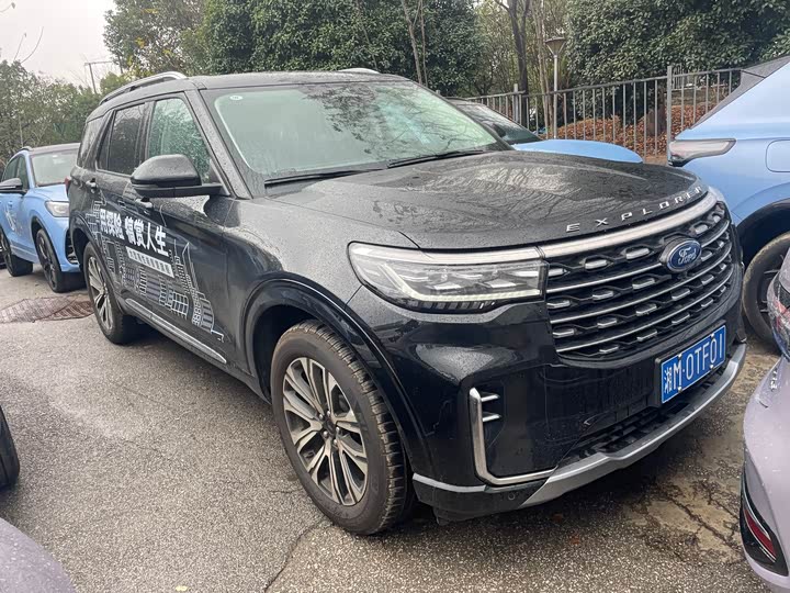 Фото 4 - Ford Explorer