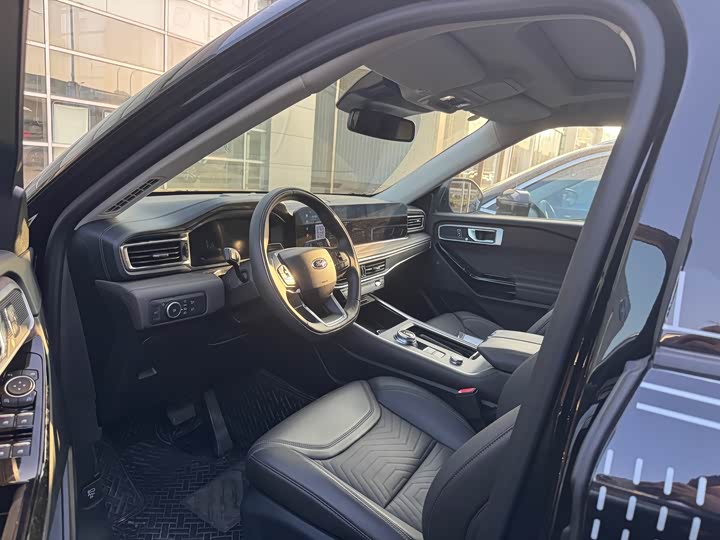 Фото 7 - Ford Explorer