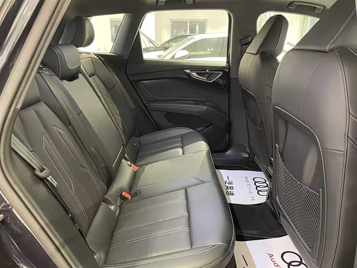 Фото 8 - Audi Q4 e-tron