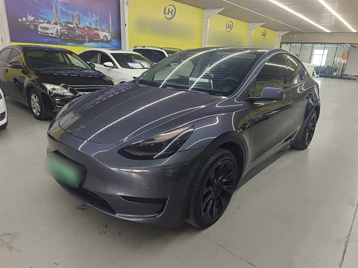 Фото 1 - Tesla Model Y