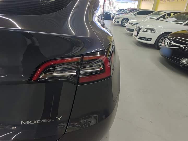 Фото 8 - Tesla Model Y