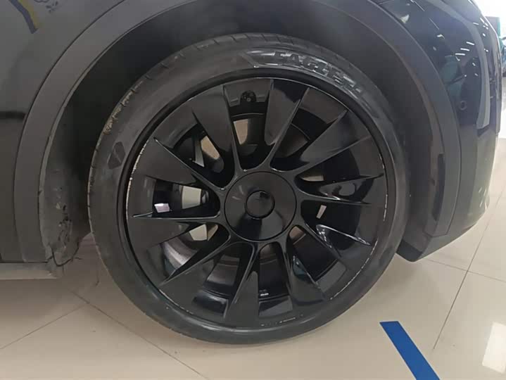 Фото 6 - Tesla Model Y