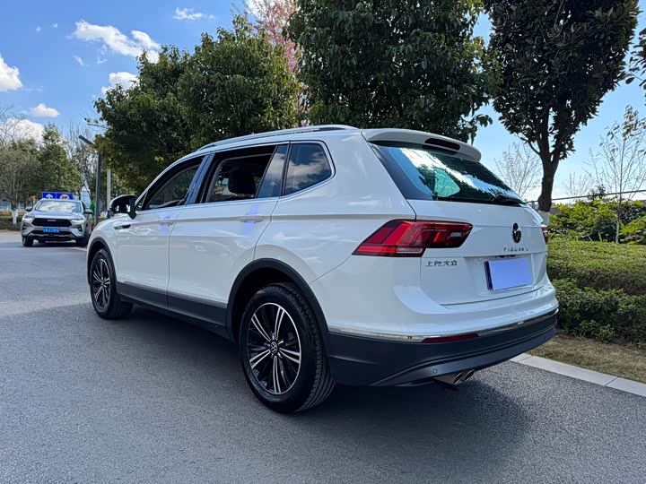 Фото 6 - Volkswagen Tiguan L Pro