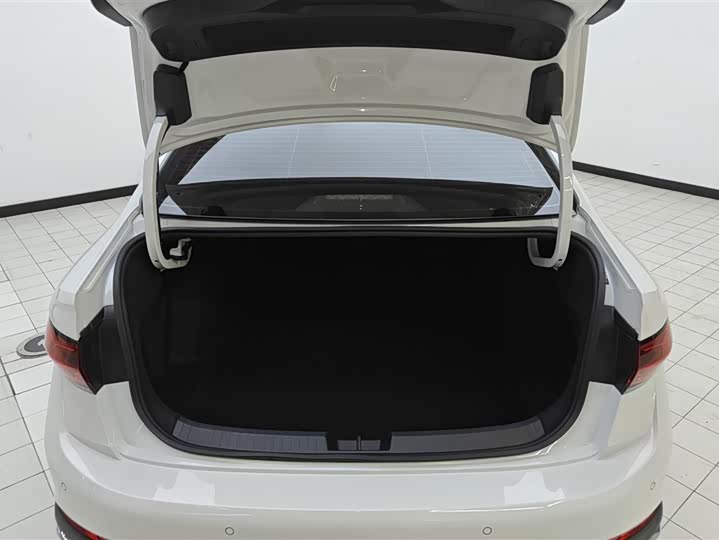 Фото 4 - Volkswagen Sagitar L