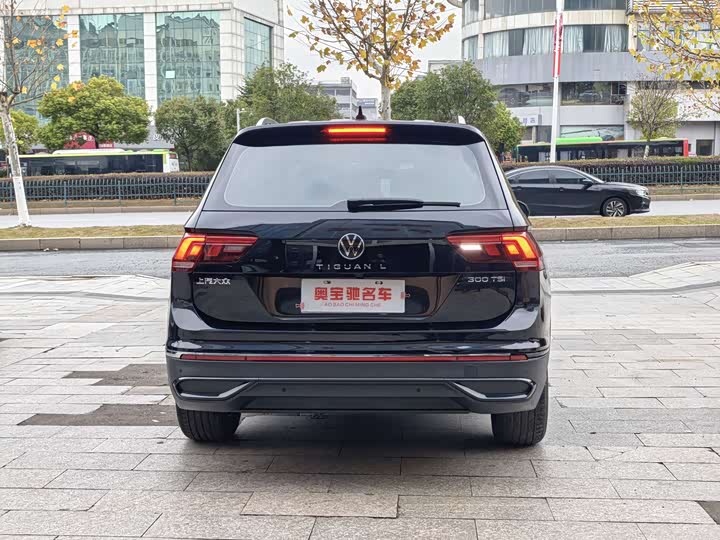 Фото 5 - Volkswagen Tiguan L Pro