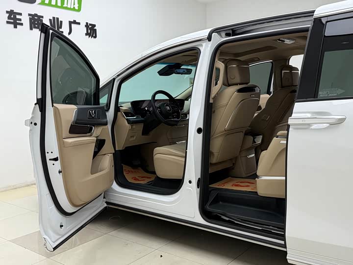 Фото 3 - Buick GL8 Century