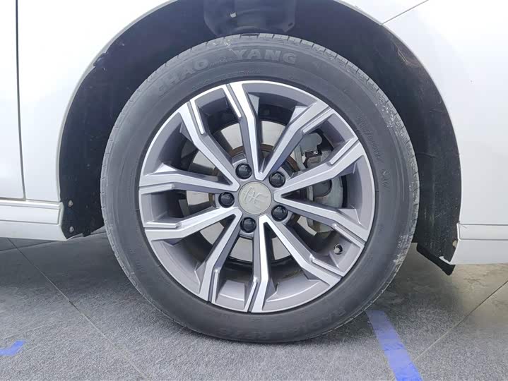 Фото 6 - BYD Song Max