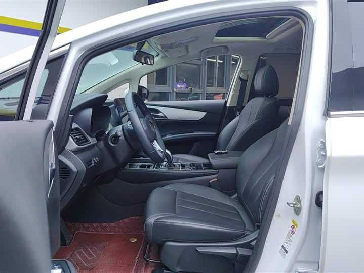 Фото 9 - BYD Song Max