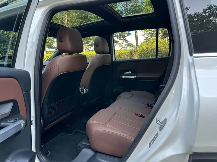 Фото 8 - Mercedes-Benz GLB-Class