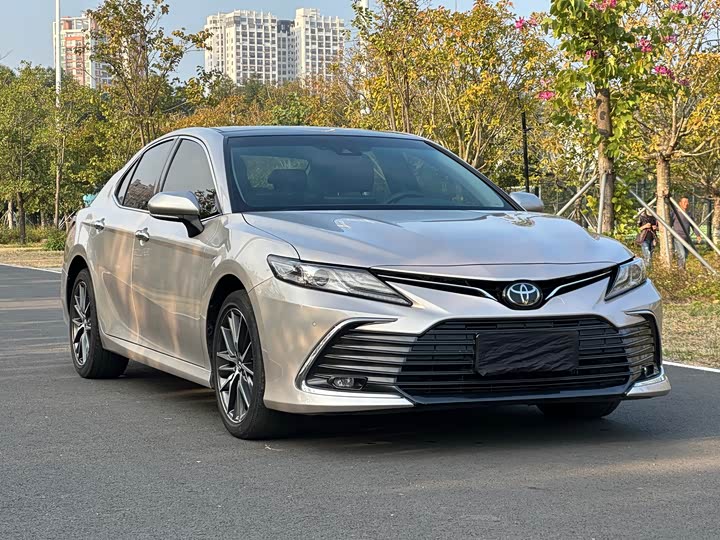 Фото 3 - Toyota Camry