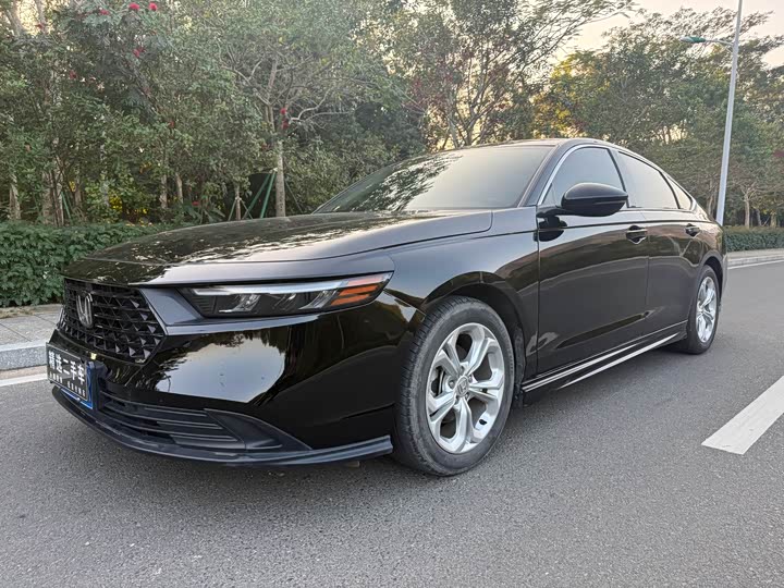 Фото 1 - Honda Accord