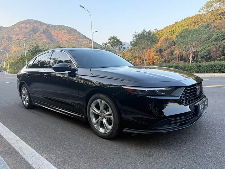 Фото 2 - Honda Accord