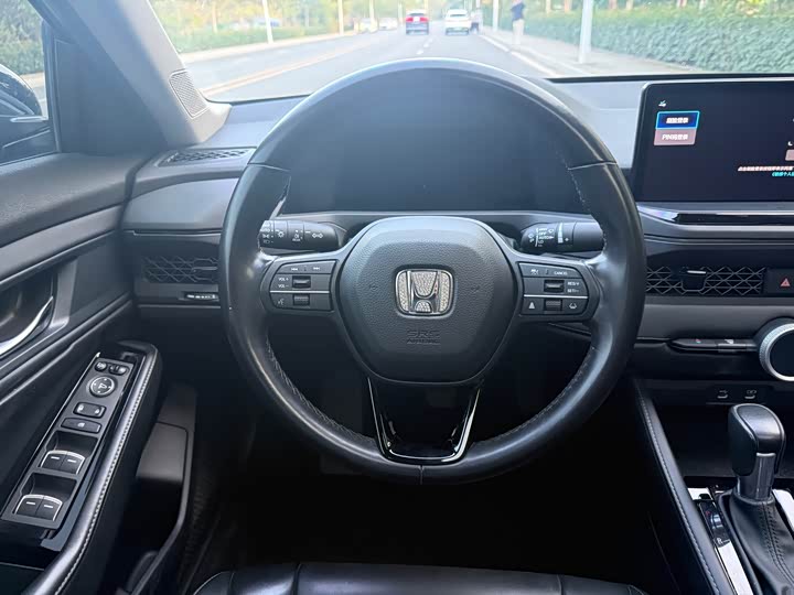 Фото 9 - Honda Accord