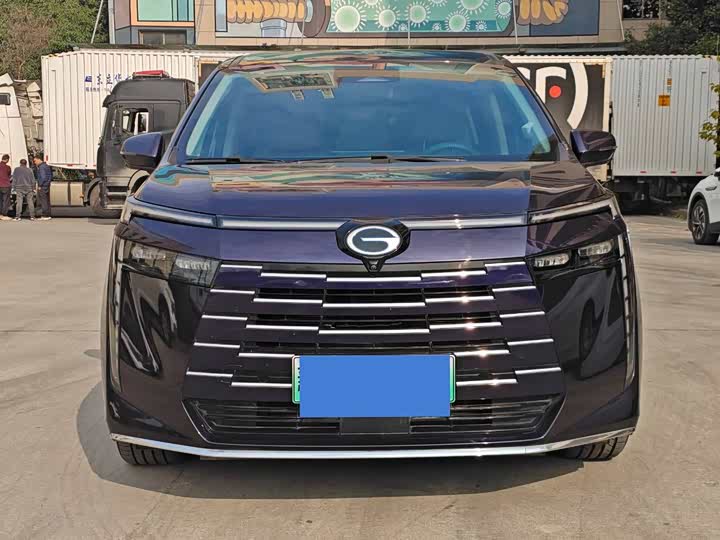 Фото 2 - GAC Trumpchi E8