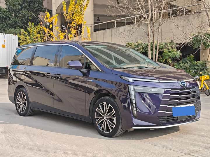 Фото 3 - GAC Trumpchi E8