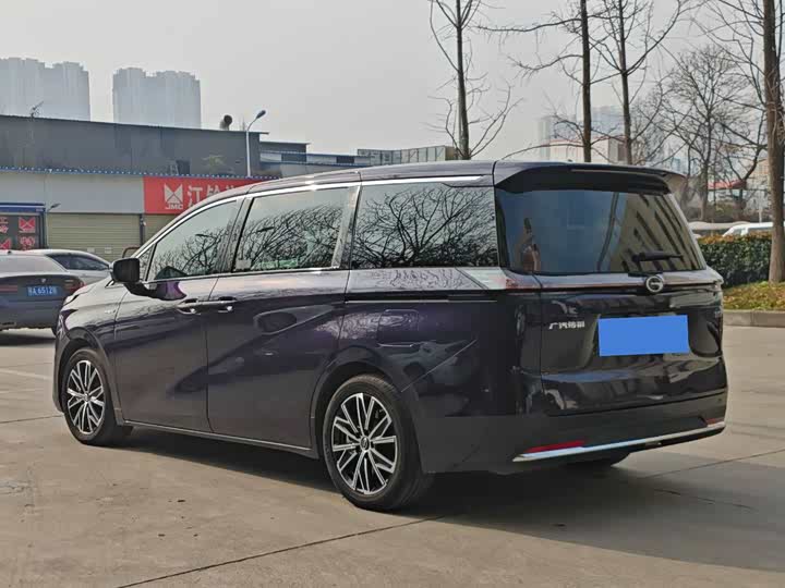 Фото 7 - GAC Trumpchi E8