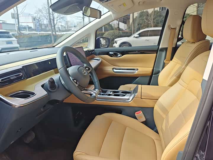 Фото 9 - GAC Trumpchi E8