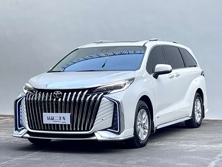 Фото 2 - Toyota Granvia