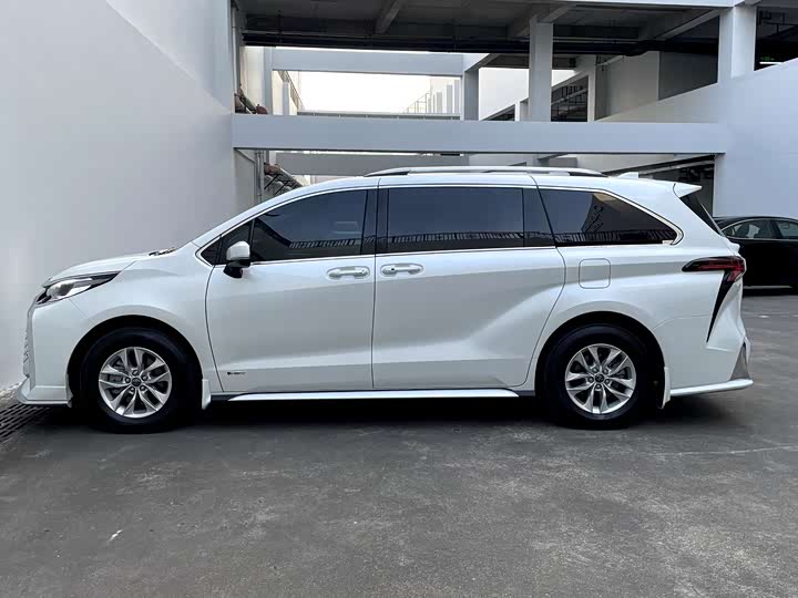 Фото 6 - Toyota Granvia