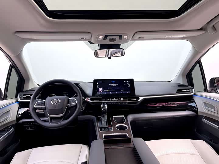 Фото 9 - Toyota Granvia