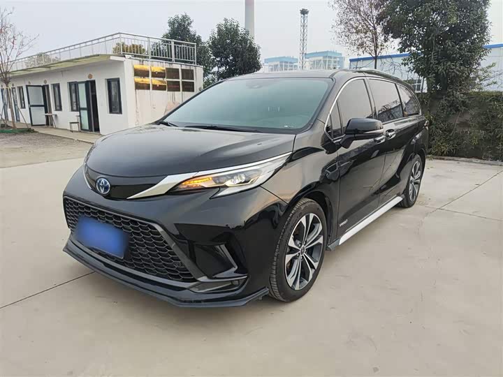 Фото 1 - Toyota Granvia