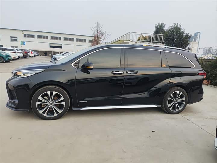 Фото 5 - Toyota Granvia